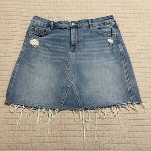 Old Navy High Waisted Fryed Hem Distressed Denim Skirt Size 14